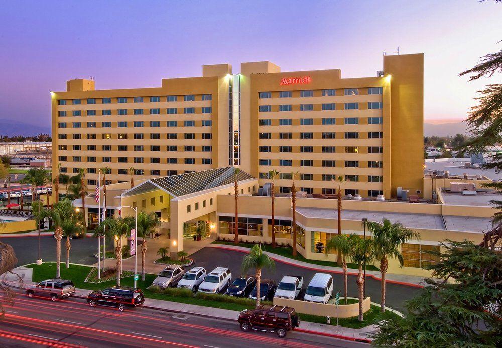 Bakersfield Marriott At The Convention Center Hotel Exterior foto